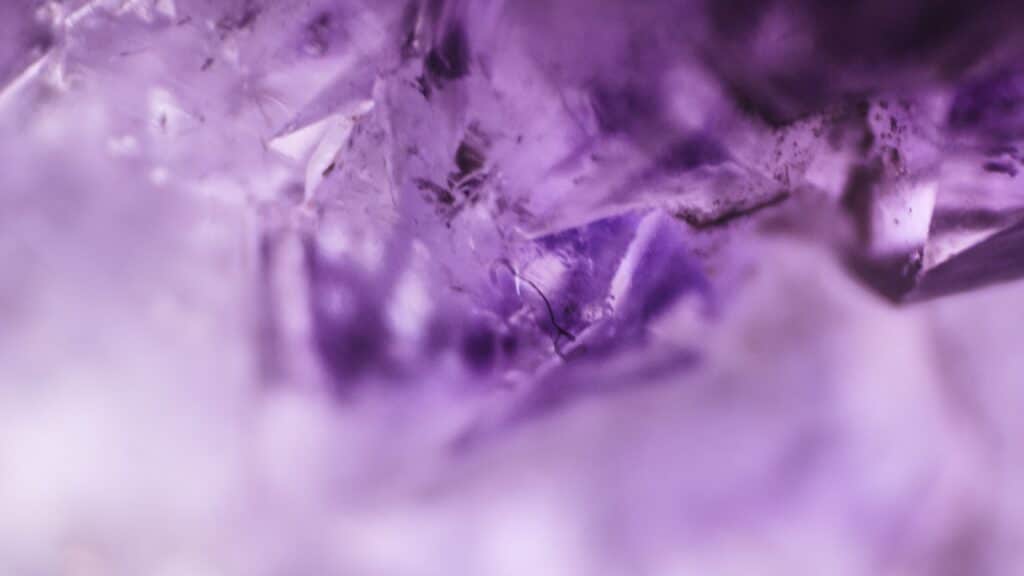 amethyst close up - benefits of sleeping with crystals under your pillow
